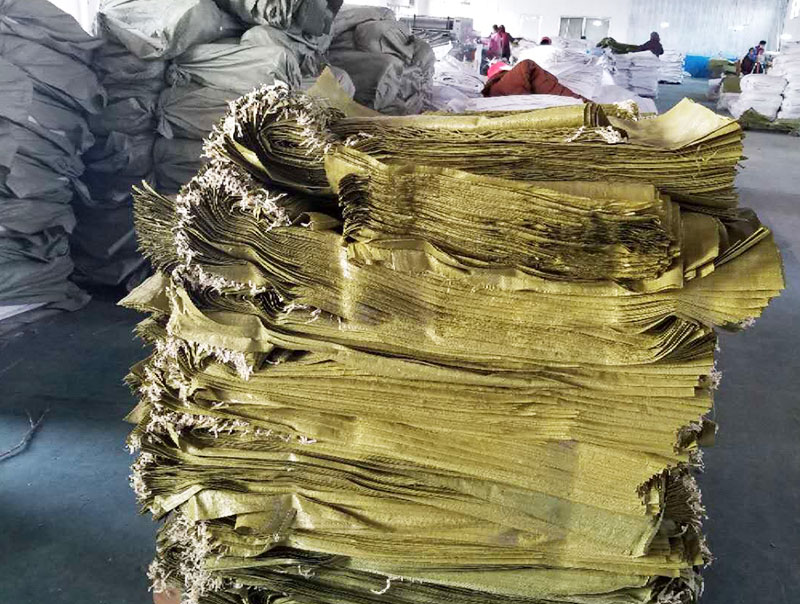 普黃(huang)飼料(liao)袋
