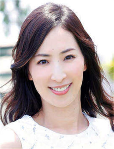 《时光论坛-美女自觉的解开胸衣》
